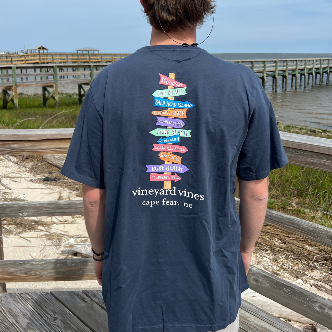 vineyard vines t shirt